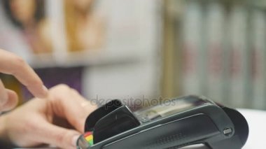 NFC teknolojisi. Nfc yongası modülü ile temassız banka kartı ile ödeme