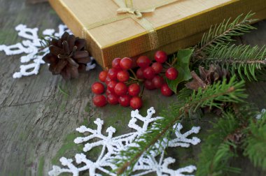 Noel kartı ile örme snowflaks