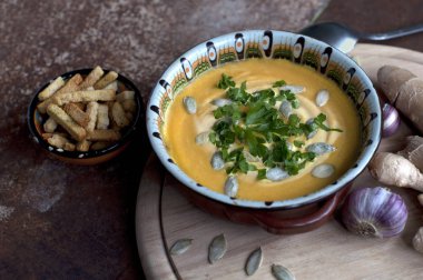 Kabak zencefil ve sarımsak çorbası