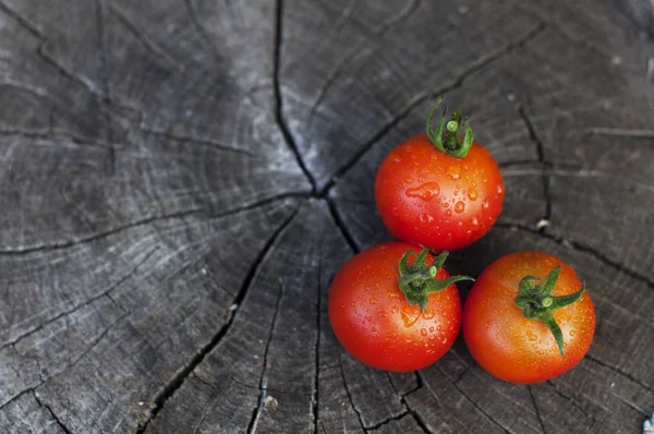 Fresh Wet Red Tomatoes Wooden Background — Stock Photo, Image