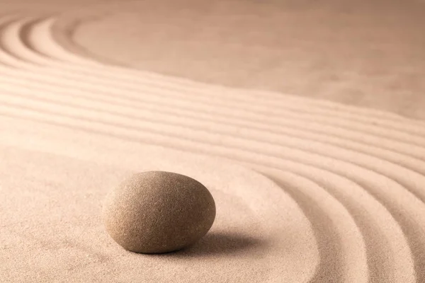 Zen jardim de pedra com pedra de meditação — Fotografia de Stock