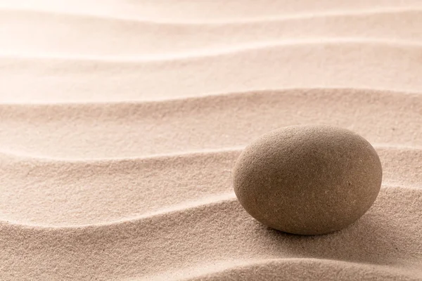 Zen jardín de piedra con piedra de meditación — Foto de Stock