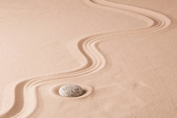 Jardin de pierre et de sable zen — Photo