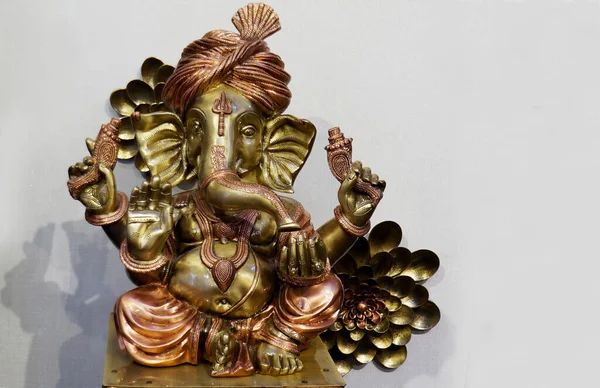 Widok Bliska Hinduskiego Boga Ganesha Metaliczny Idol — Zdjęcie stockowe