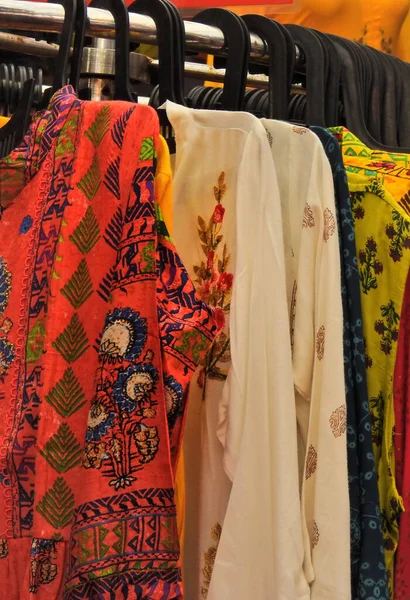 Vista Cerca Mujer India Ropa Parte Superior Moda Kurtas Tradicionales — Foto de Stock