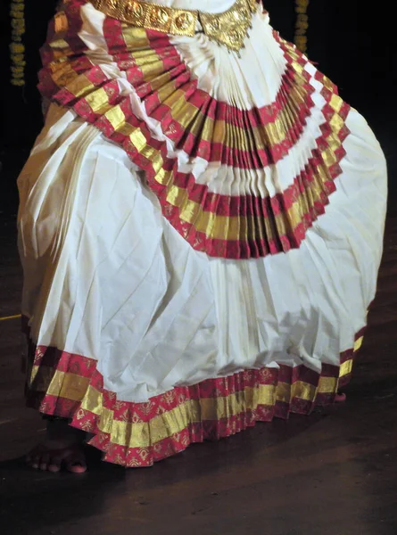 Close Van Een Indiase Danser Uit Voeren Klassieke Traditionele Culturele — Stockfoto