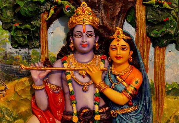 Hindu Istennő Radha Isten Krsna Bálványainak Közelsége Templomban — Stock Fotó