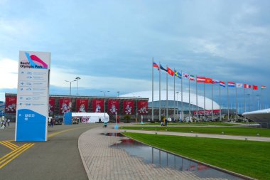 Soçi, Rusya - 16 Haziran 2017: Fifa Konfederasyon Kupası önünde Soçi Olimpiyat Parkı'nda navigasyon tabelaları