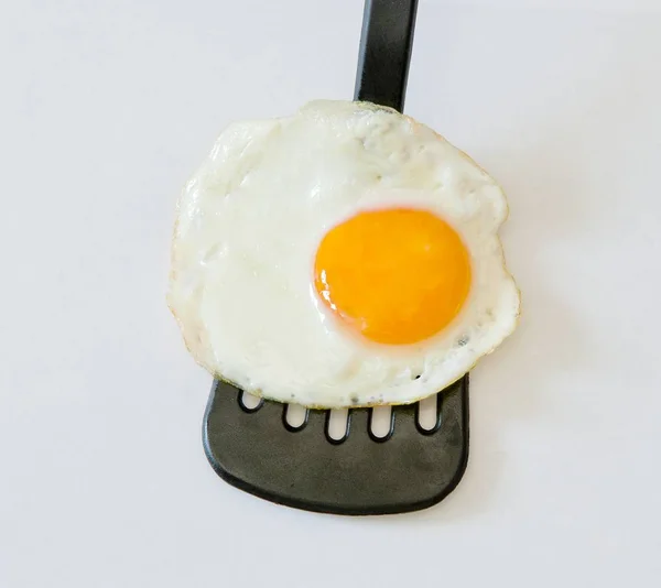 Jajko sadzone na łopatki z tworzywa sztucznego — Zdjęcie stockowe