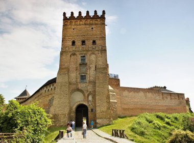 Lubart'ın Kalesi turist ziyaret ediyor