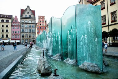 Ismarlayarak çeşme ile eski Pazar Meydanı