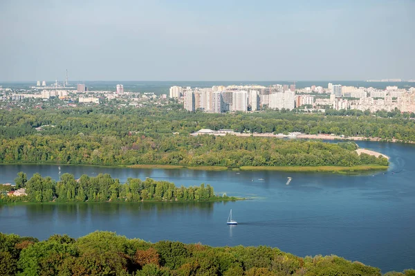 Kyjev město, letní panorama, výhled na město, Ukrajina — Stock fotografie