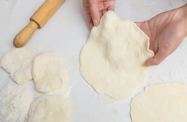 Masa rodante con un rodillo — Foto de Stock