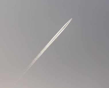 bir uçağın batımında izleme