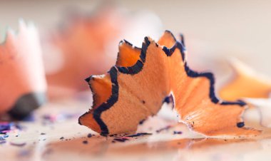 bir kalem enkazı. Makro