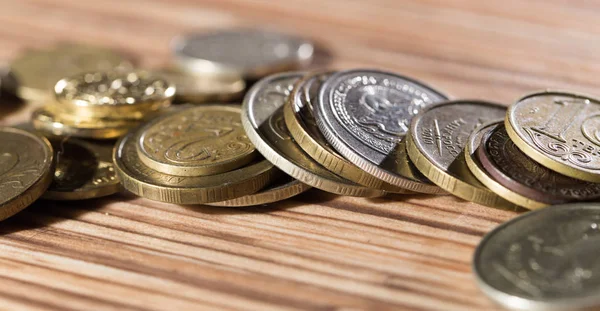 Monete sul tavolo. macro — Foto Stock