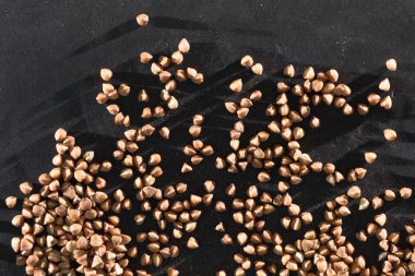 siyah bir arka plan buğday