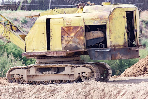 Caterpillar tractor on the ground — Stock Photo, Image