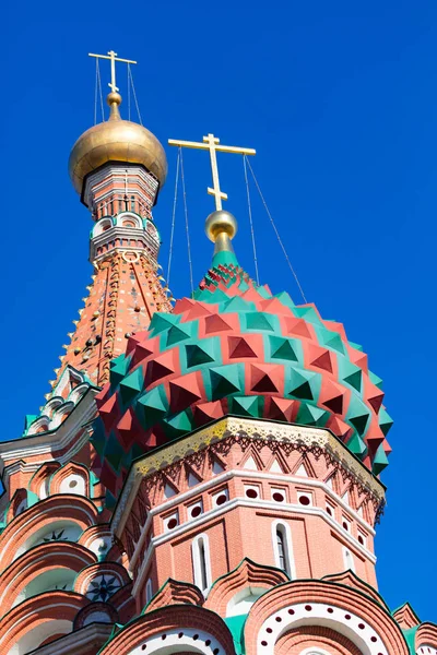 Moskva, Ryssland - mars 24, 2013: Kupoler på en kyrka i Moskva — Stockfoto