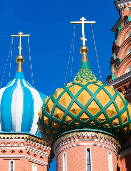 Moscow, Russia - March 24, 2013: Domes at a church in Moscow — Stock Photo, Image