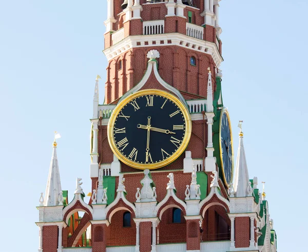 莫斯科, 俄罗斯-2013年3月24日: 在莫斯科的克里姆林宫观看 — 图库照片