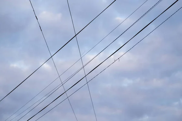 Elektrische Leitungen in der Morgendämmerung der Sonne — Stockfoto