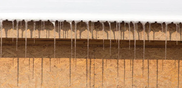 冰柱在冬天自然 — 图库照片