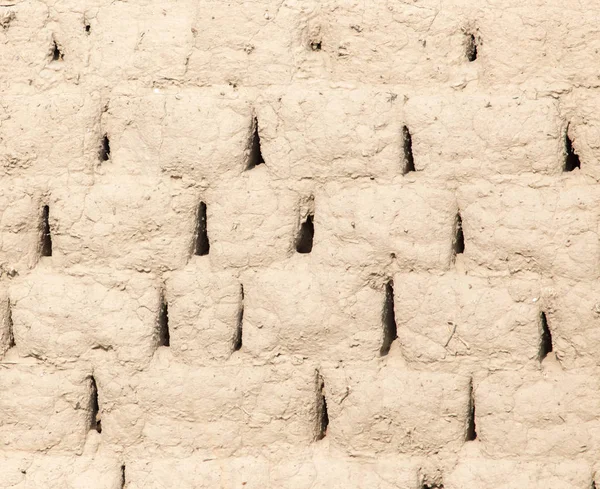 Brick wall made of clay — Stock Photo, Image