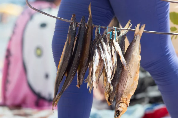 販売魚の燻製 — ストック写真