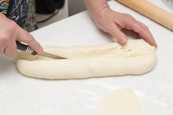 Chef corta masa — Foto de Stock