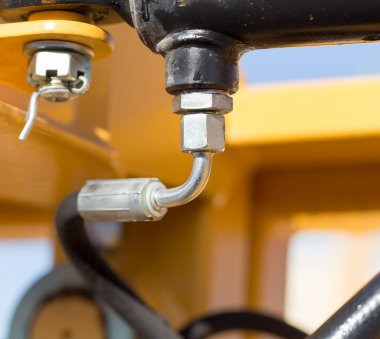 bir araba cıvata ile tüp