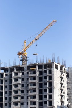 Çok katlı bina vinç