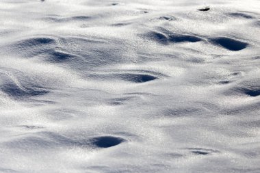 Arka plan olarak doğada kar