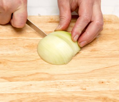 Cook soğan doğranmış tahta
