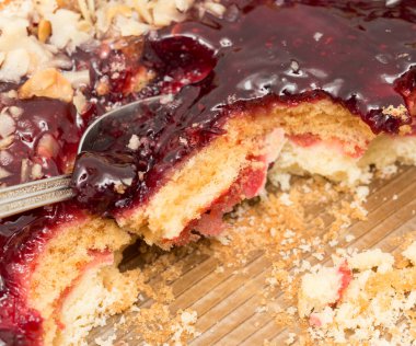 bir kaşıkla yenen kek