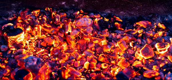 Burning charcoal as background — Stock Photo, Image