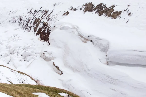 Ledovec v přírodě v zimě — Stock fotografie