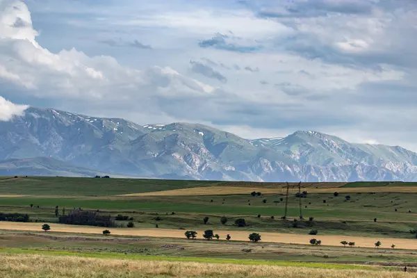 Hermosas montañas en Kazajstán como fondo — Foto de Stock