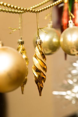 Yeni yıl için oyuncak dekorasyon