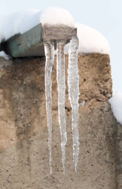 buz sarkıtları niteliğine