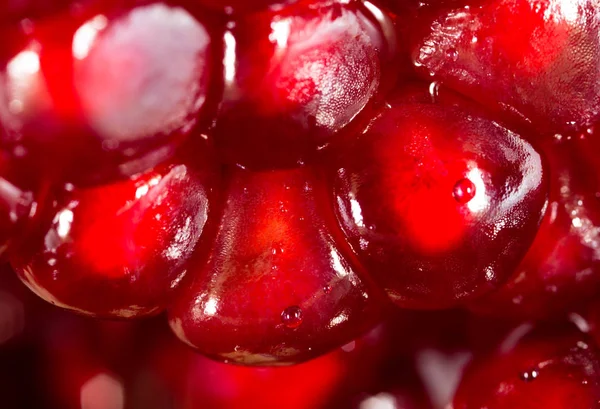 Granatäpple som bakgrund — Stockfoto