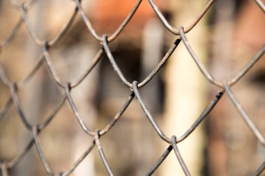 paslı metal çit bir zemin olarak