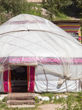 Kırgızistan yurt doğada