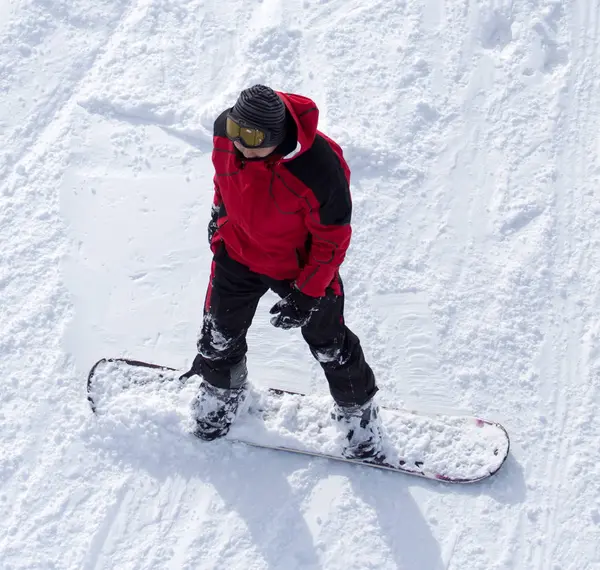 Adam kışın snowboard — Stok fotoğraf