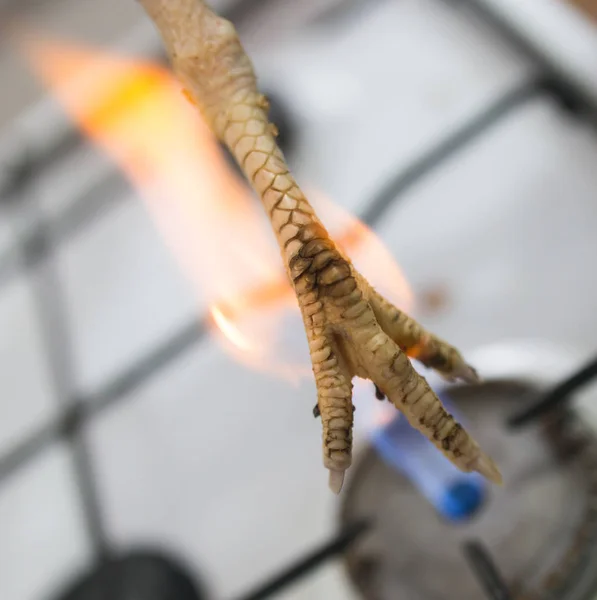 Singende Hühner in Flammen — Stockfoto