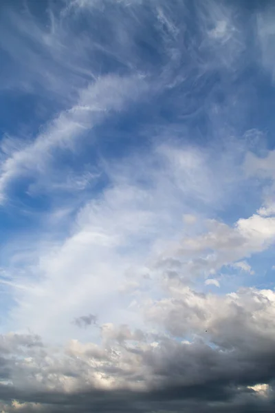 Schöne Wolken Vor Blauem Himmel Park Der Natur — Stockfoto
