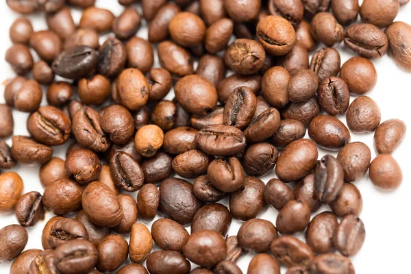 コーヒー豆を背景に スタジオの写真 — ストック写真