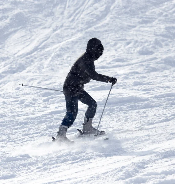 Persona Sciare Sulla Montagna Innevata Inverno — Foto Stock