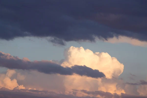 Beaux Nuages Dans Ciel Coucher Soleil Fond — Photo