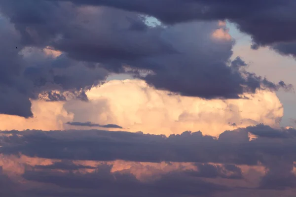 Awan Indah Langit Latar Belakang Matahari Terbenam — Stok Foto